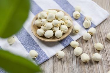 莲子的功效与作用禁忌及食用方法 莲子的功效与作用禁忌及食用方法
