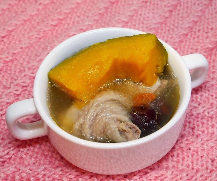 南瓜红枣鸡汤 止咳护肝的春夏汤品
